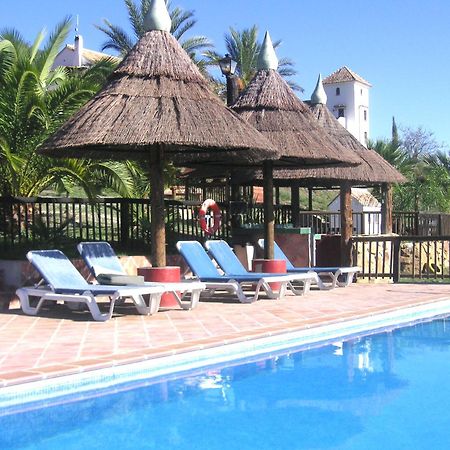 Castle Tower Ground Floor Apartment In Rural Holiday Park 'Cezanne' Толокс Екстериор снимка