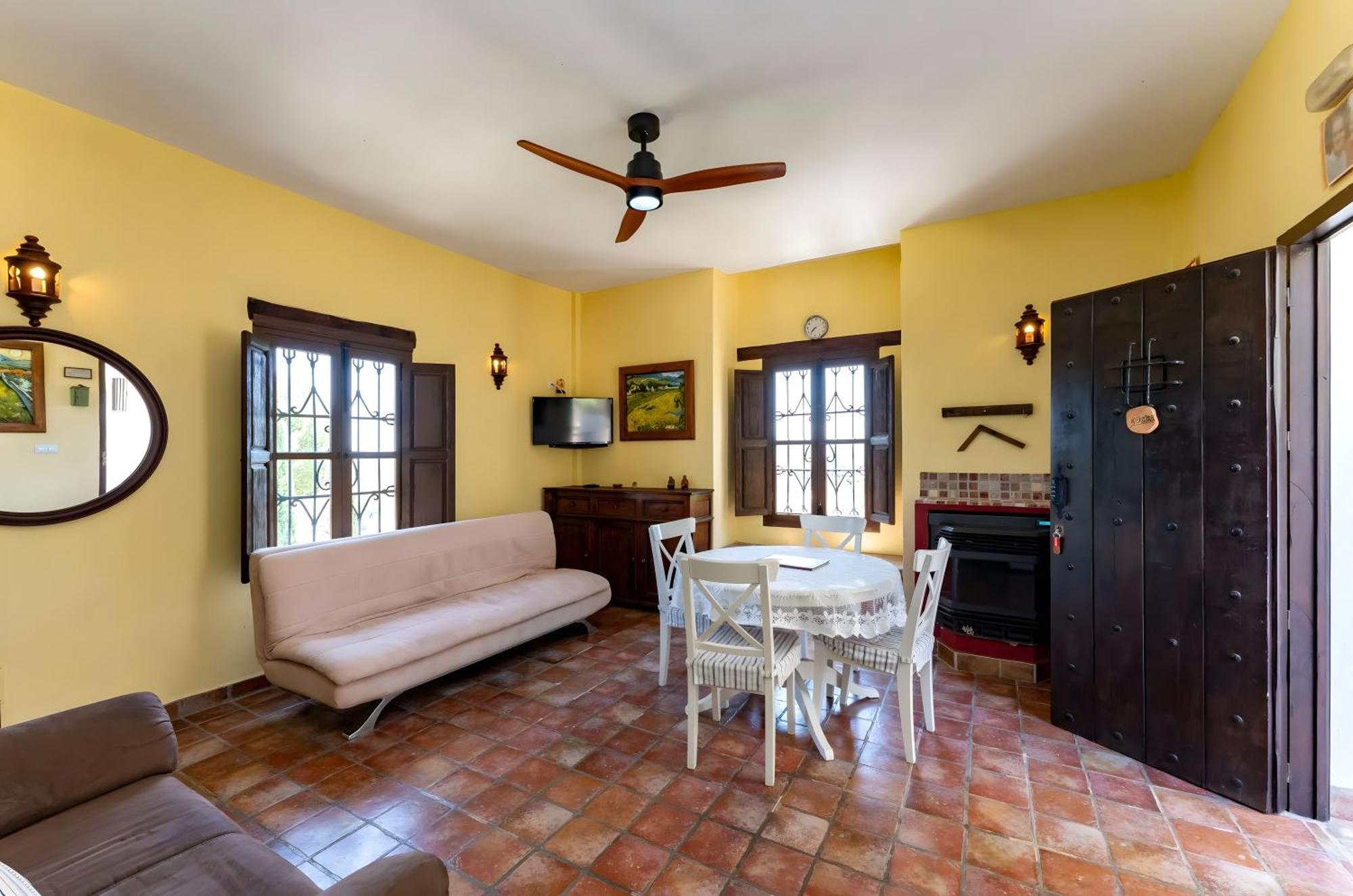 Castle Tower Ground Floor Apartment In Rural Holiday Park 'Cezanne' Толокс Екстериор снимка